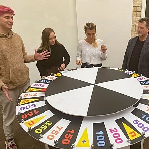 Шоу-программа «Поле Чудес»