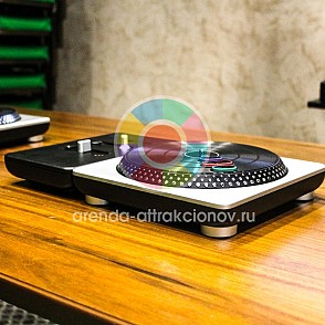 Музыкальный аттракцион DJ Hero